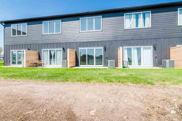 5609 Goheen Drive, Manhattan, KS 66503
