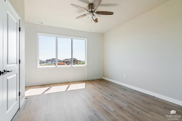 5609 Goheen Drive, Manhattan, KS 66503