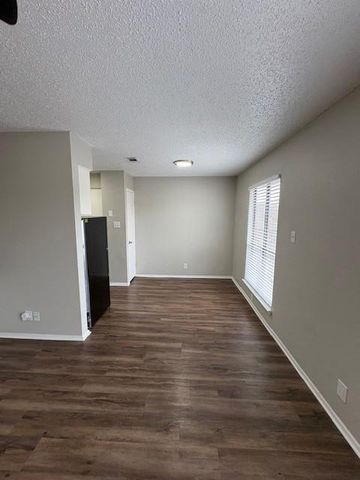 5303 Saint Georges Green C, Austin, TX 78745