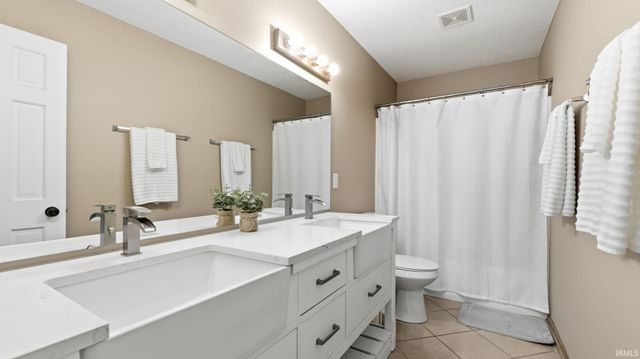 11228 Tall Oak Run, Fort Wayne, IN 46845