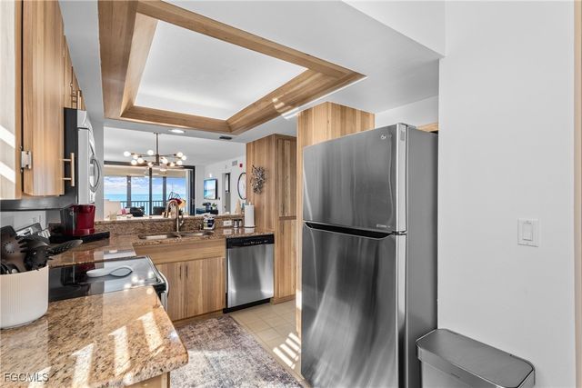 9415 Gulf Shore DR 501, Naples, FL 34108