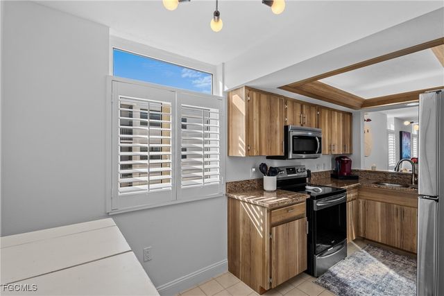 9415 Gulf Shore DR 501, Naples, FL 34108