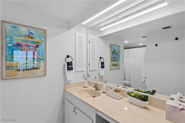 9415 Gulf Shore DR 501, Naples, FL 34108