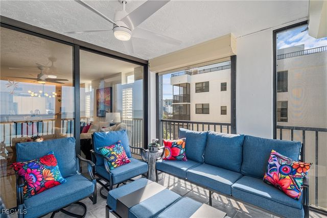 9415 Gulf Shore DR 501, Naples, FL 34108