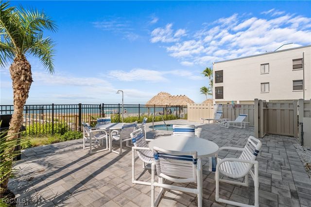 9415 Gulf Shore DR 501, Naples, FL 34108