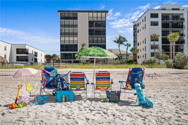 9415 Gulf Shore DR 501, Naples, FL 34108