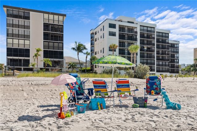 9415 Gulf Shore DR 501, Naples, FL 34108