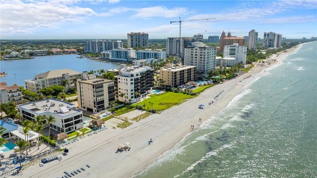 9415 Gulf Shore DR 501, Naples, FL 34108