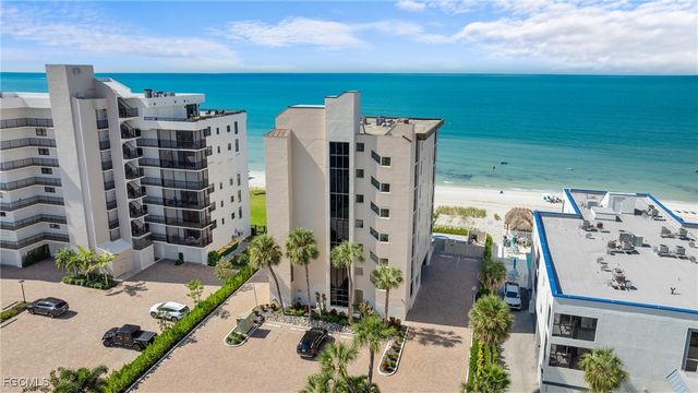 9415 Gulf Shore DR 501, Naples, FL 34108