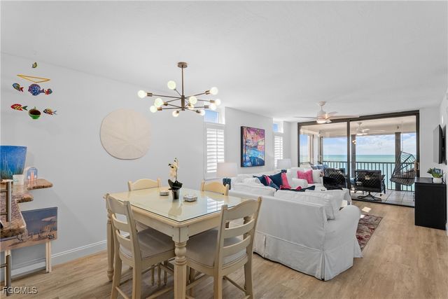 9415 Gulf Shore DR 501, Naples, FL 34108