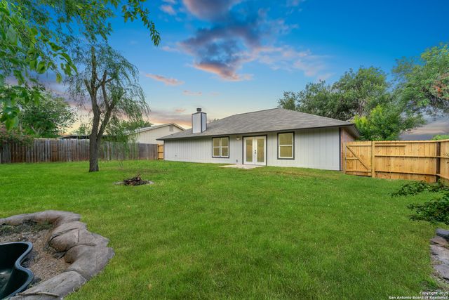 13530 Larkbrook St, San Antonio, TX 78233