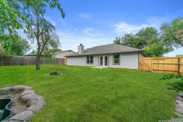 13530 Larkbrook St, San Antonio, TX 78233