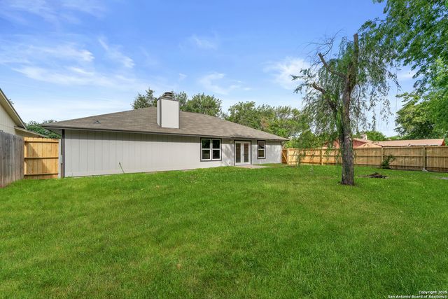 13530 Larkbrook St, San Antonio, TX 78233