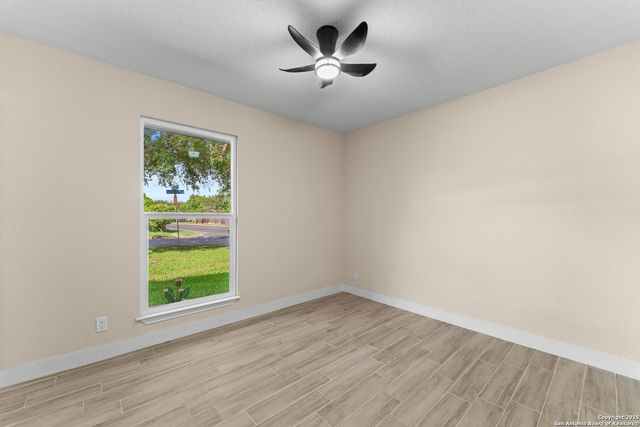 13530 Larkbrook St, San Antonio, TX 78233