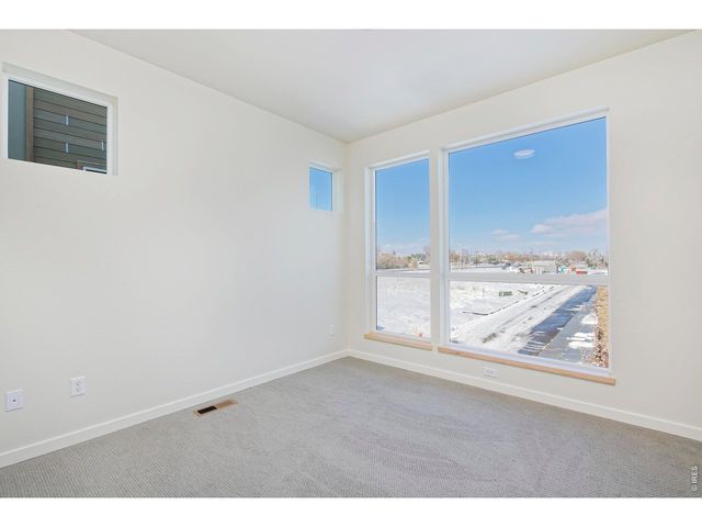 725 Kubat Ln A, Longmont, CO 80503