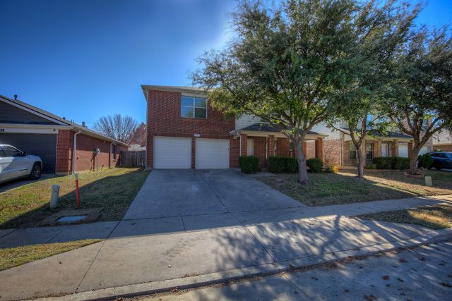 1720 Desperado Road, Fort Worth, TX 76131