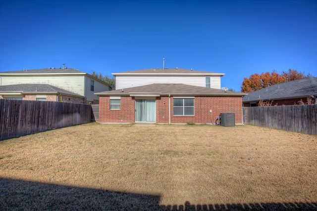 1720 Desperado Road, Fort Worth, TX 76131