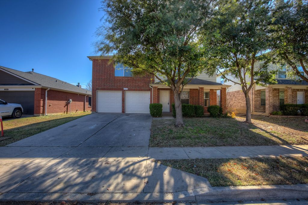 1720 Desperado Road, Fort Worth, TX 76131