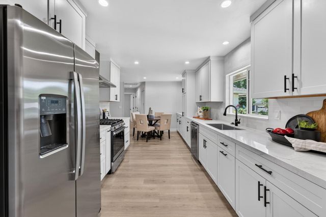 812 Columbia Dr, Sacramento, CA 95864