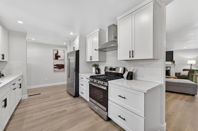 812 Columbia Dr, Sacramento, CA 95864