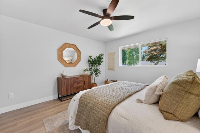 812 Columbia Dr, Sacramento, CA 95864