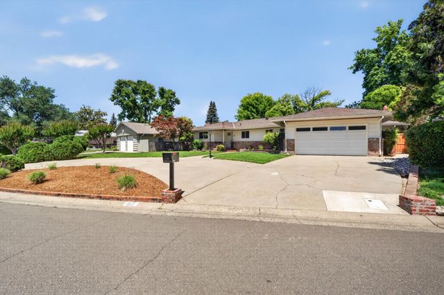 812 Columbia Dr, Sacramento, CA 95864