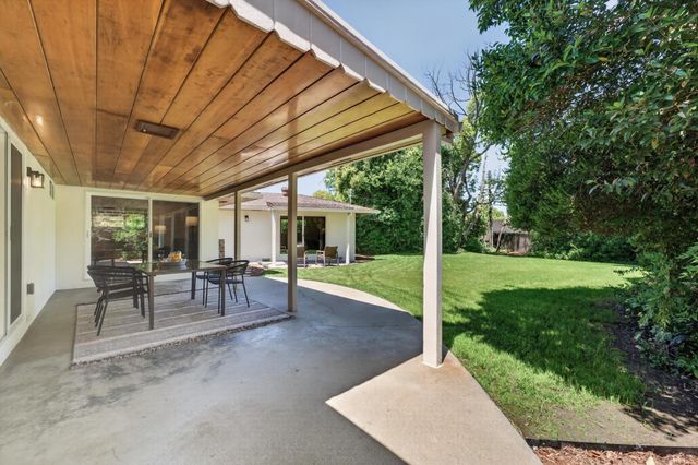 812 Columbia Dr, Sacramento, CA 95864