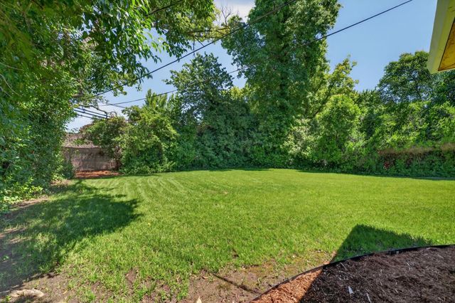 812 Columbia Dr, Sacramento, CA 95864