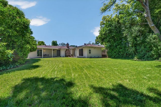 812 Columbia Dr, Sacramento, CA 95864