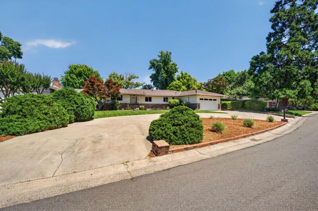 812 Columbia Dr, Sacramento, CA 95864