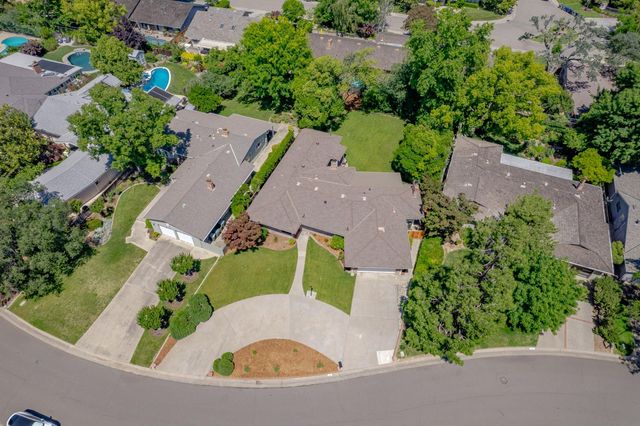 812 Columbia Dr, Sacramento, CA 95864