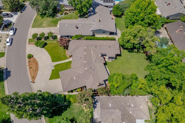 812 Columbia Dr, Sacramento, CA 95864