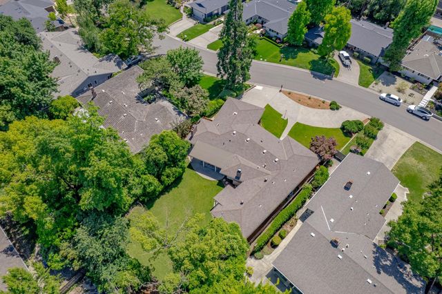 812 Columbia Dr, Sacramento, CA 95864