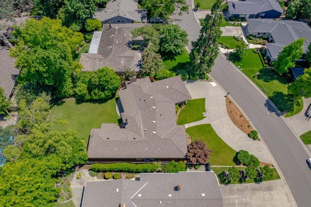 812 Columbia Dr, Sacramento, CA 95864