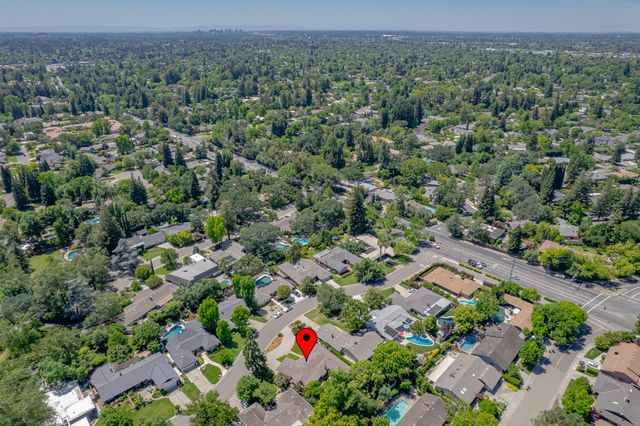 812 Columbia Dr, Sacramento, CA 95864