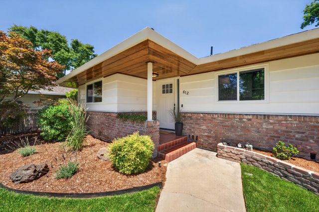 812 Columbia Dr, Sacramento, CA 95864