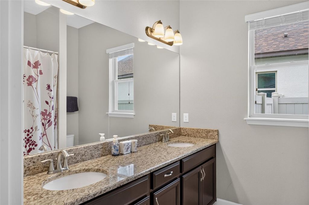 Image 24 of property listing at 735 116TH COURT NE, Bradenton, FL 34212