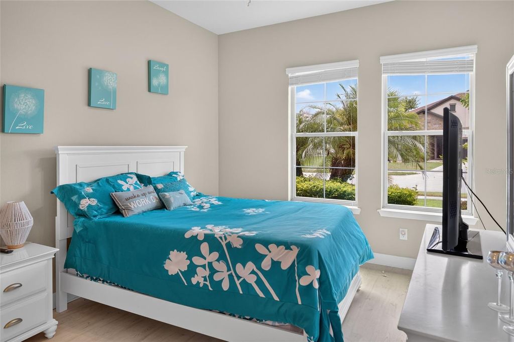 Image 26 of property listing at 735 116TH COURT NE, Bradenton, FL 34212