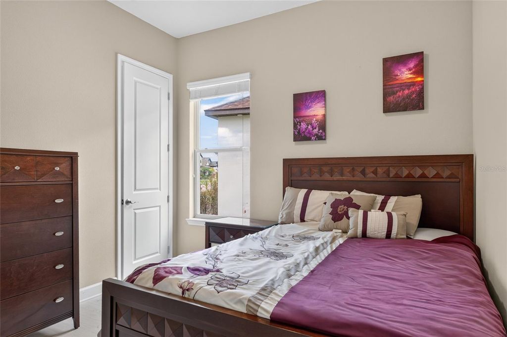 Image 28 of property listing at 735 116TH COURT NE, Bradenton, FL 34212