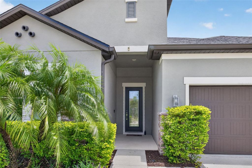 Image 5 of property listing at 735 116TH COURT NE, Bradenton, FL 34212