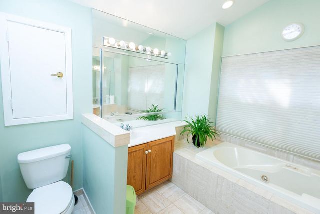 6 BELLWOOD DR, Feasterville Trevose, PA 19053