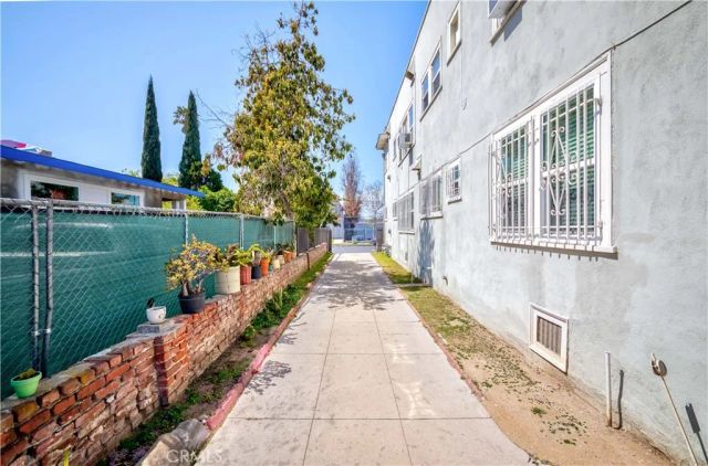 1308 S Van Ness Avenue, Los Angeles, CA 90019