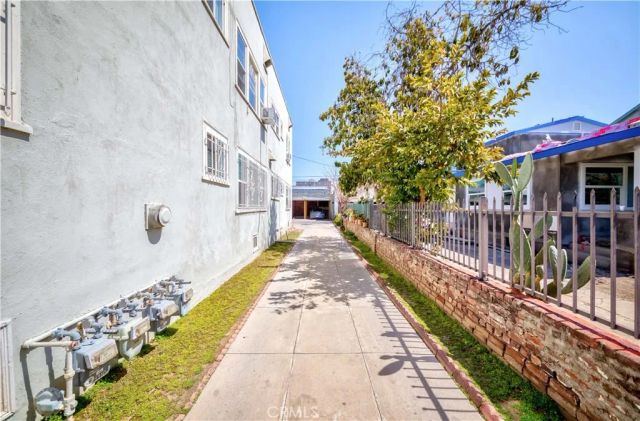 1308 S Van Ness Avenue, Los Angeles, CA 90019