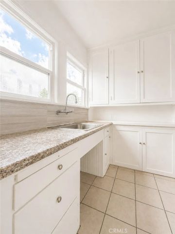 1308 S Van Ness Avenue, Los Angeles, CA 90019