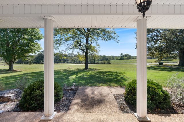 10779 N Tidwell Rd, Bon Aqua, TN 37025