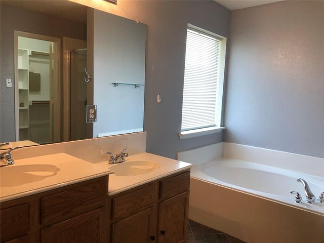 1016 Chesterfield Drive, Murphy, TX 75094