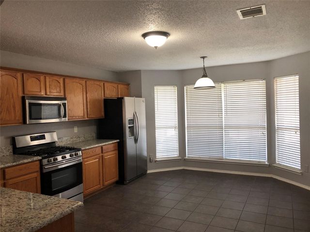 1016 Chesterfield Drive, Murphy, TX 75094