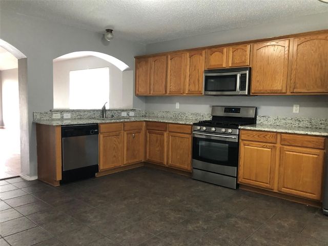 1016 Chesterfield Drive, Murphy, TX 75094