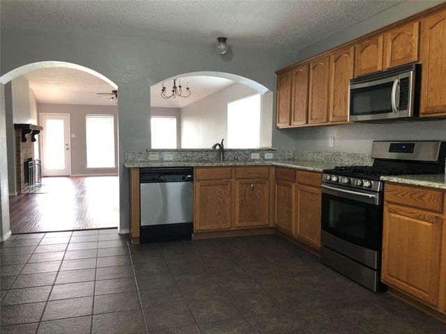 1016 Chesterfield Drive, Murphy, TX 75094