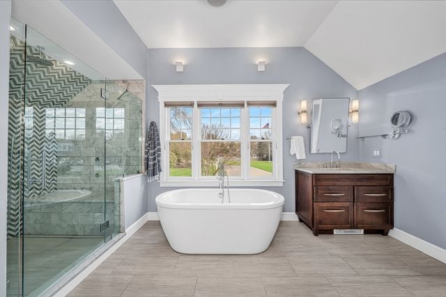 18 Ocean Ave, Newburyport, MA 01950